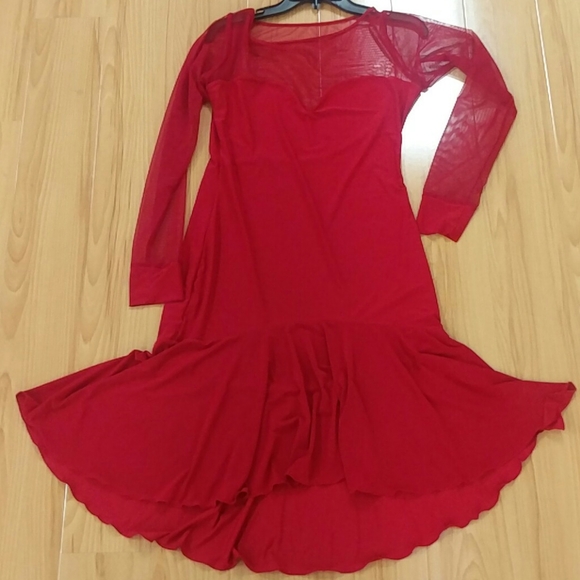 🆕 Little red dress with flounce stirt - Picture 6 of 9